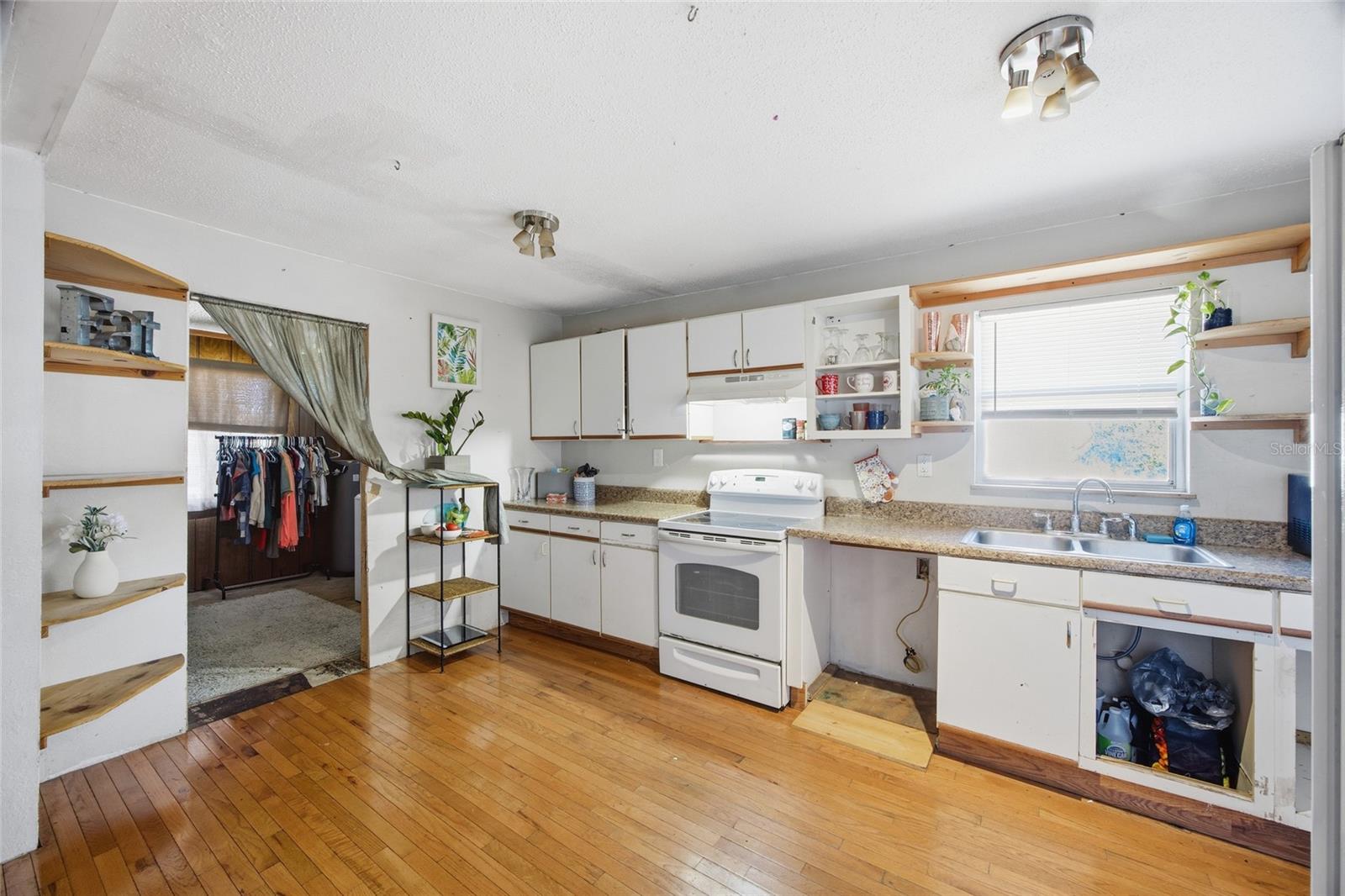 Listing photo id 5 for 1808 86th Street