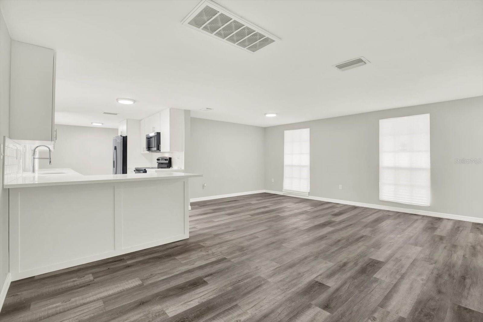 Image 13 of 33 For 3349 Overland Drive