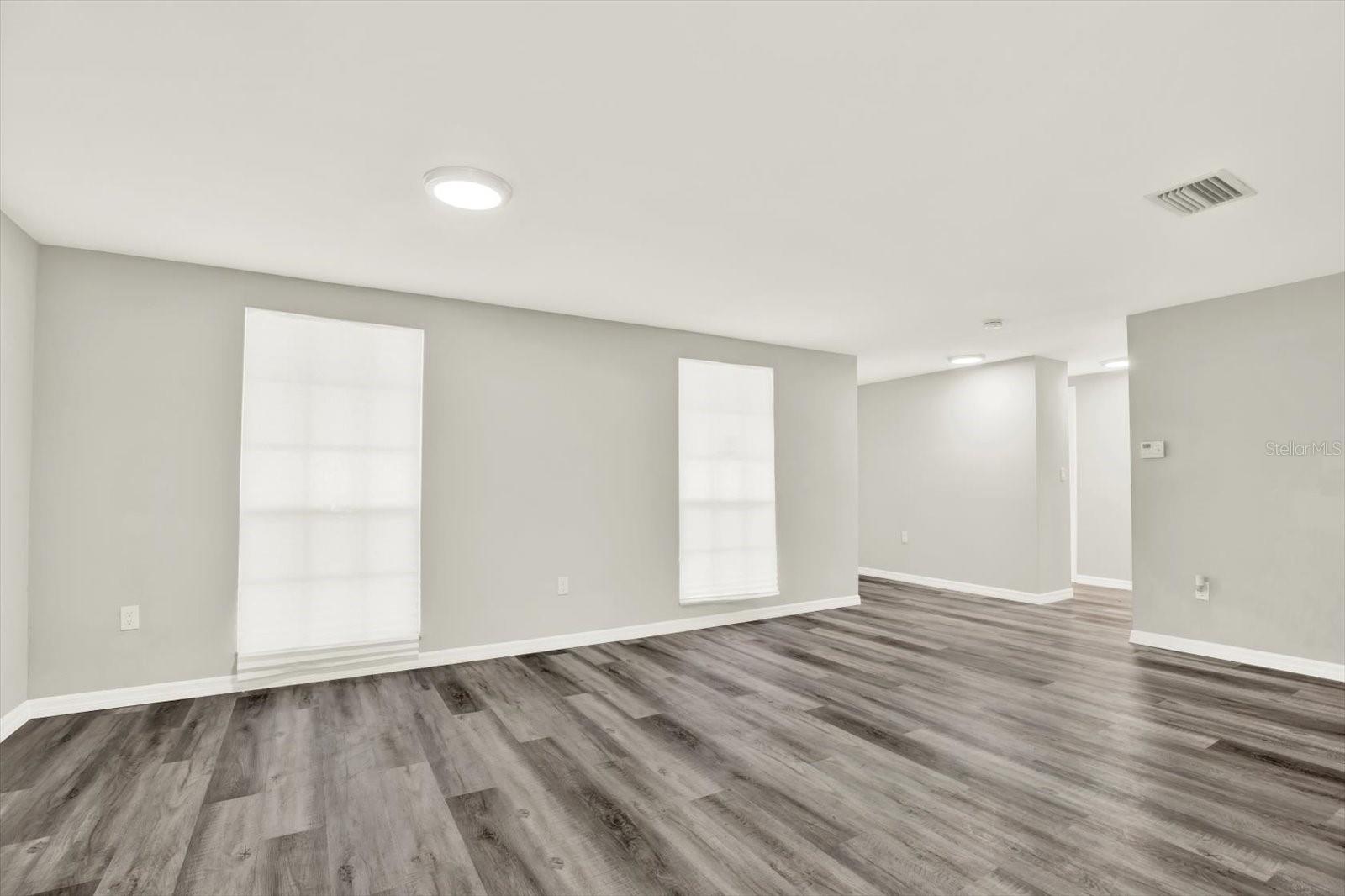 Image 16 of 33 For 3349 Overland Drive