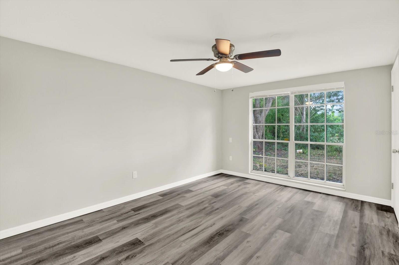 Image 20 of 33 For 3349 Overland Drive