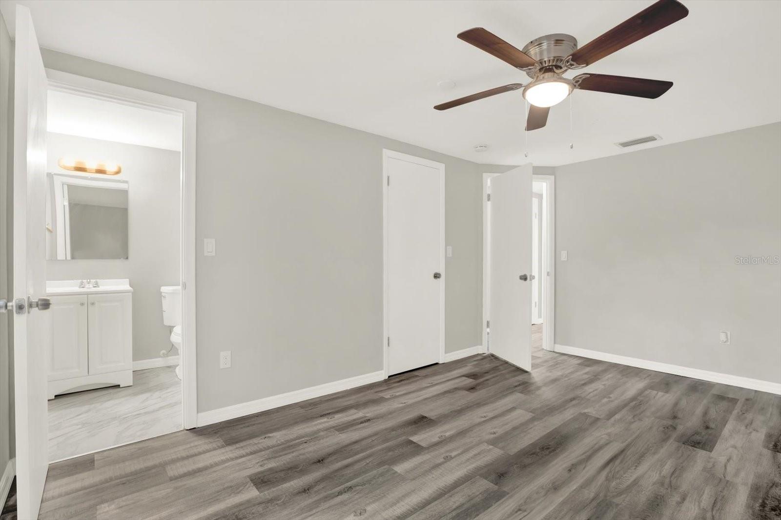 Image 21 of 33 For 3349 Overland Drive