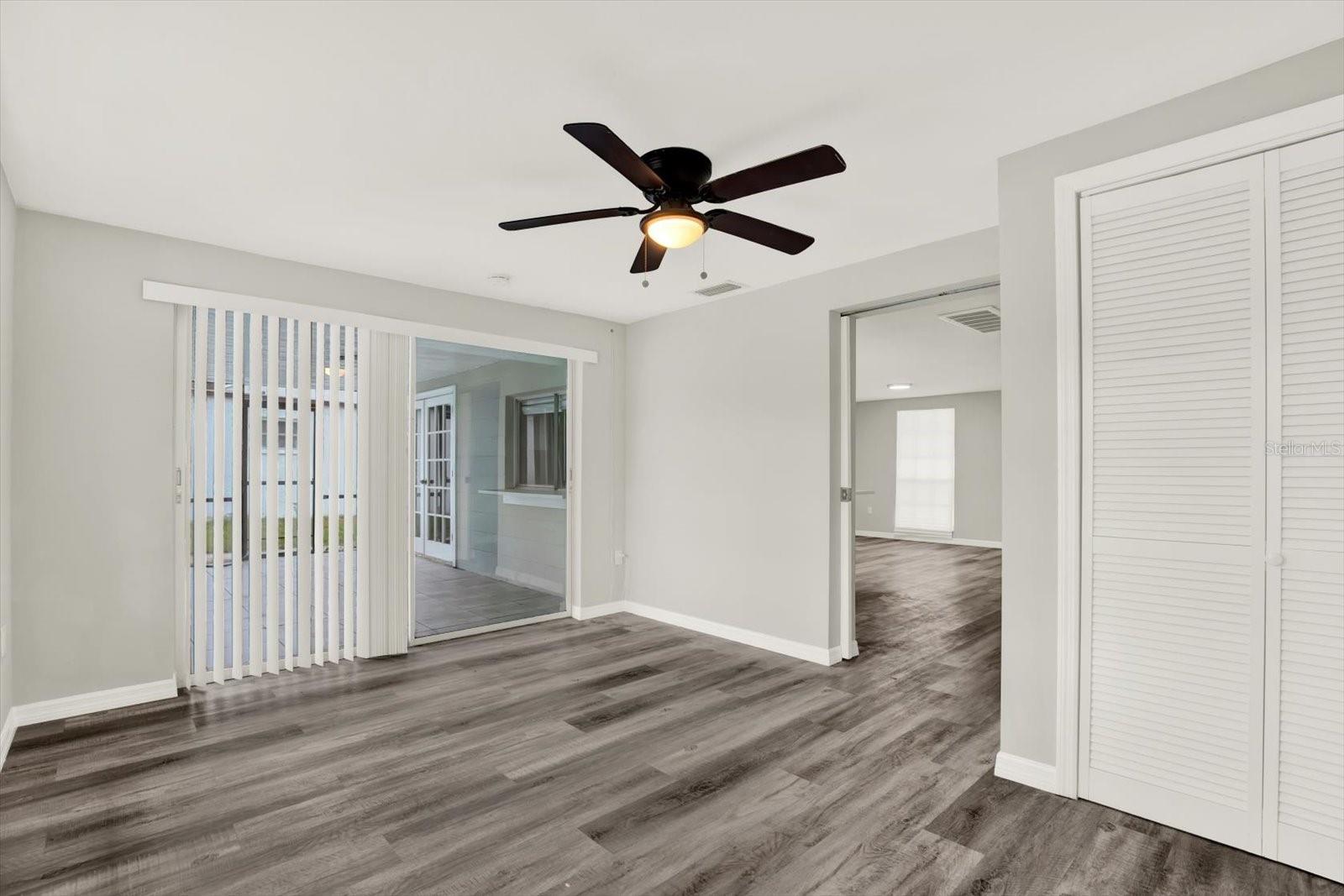 Image 24 of 33 For 3349 Overland Drive