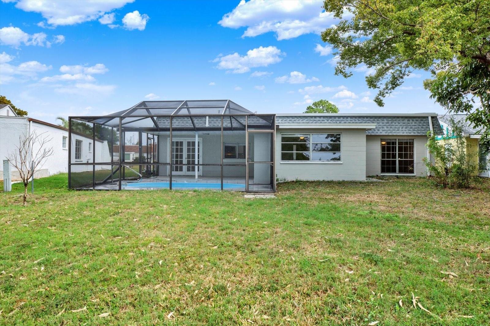 Image 27 of 33 For 3349 Overland Drive