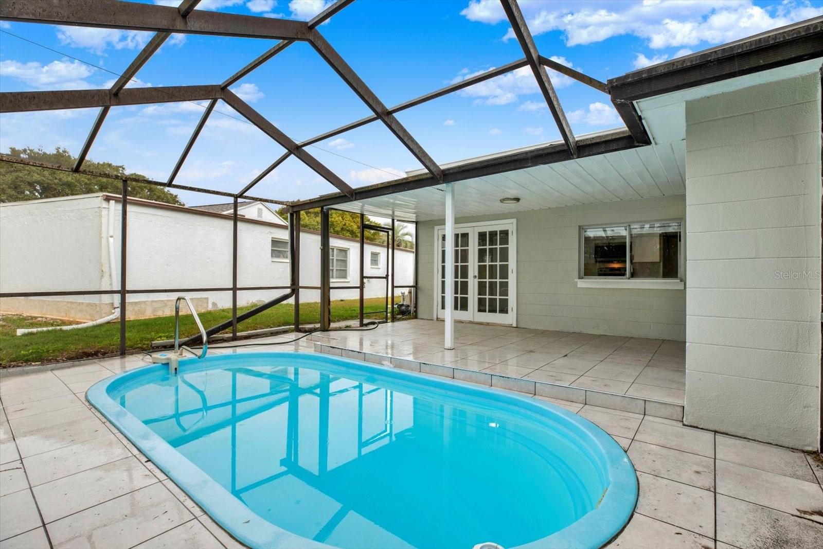 Image 3 of 33 For 3349 Overland Drive