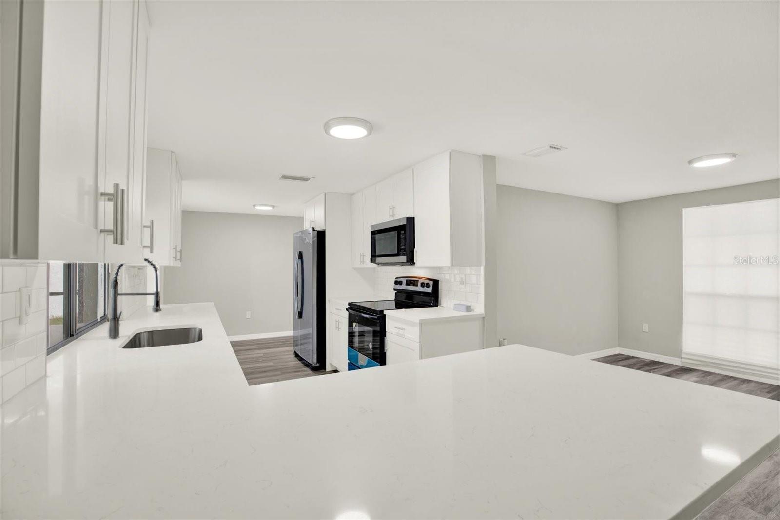 Image 7 of 33 For 3349 Overland Drive