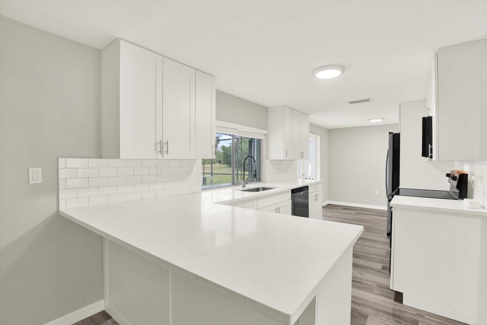 Image 8 of 33 For 3349 Overland Drive