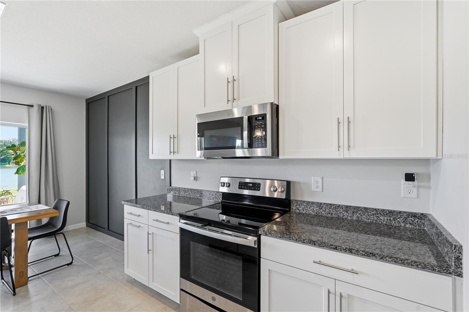 Image 7 of 35 For 8729 Prairie Creek Drive