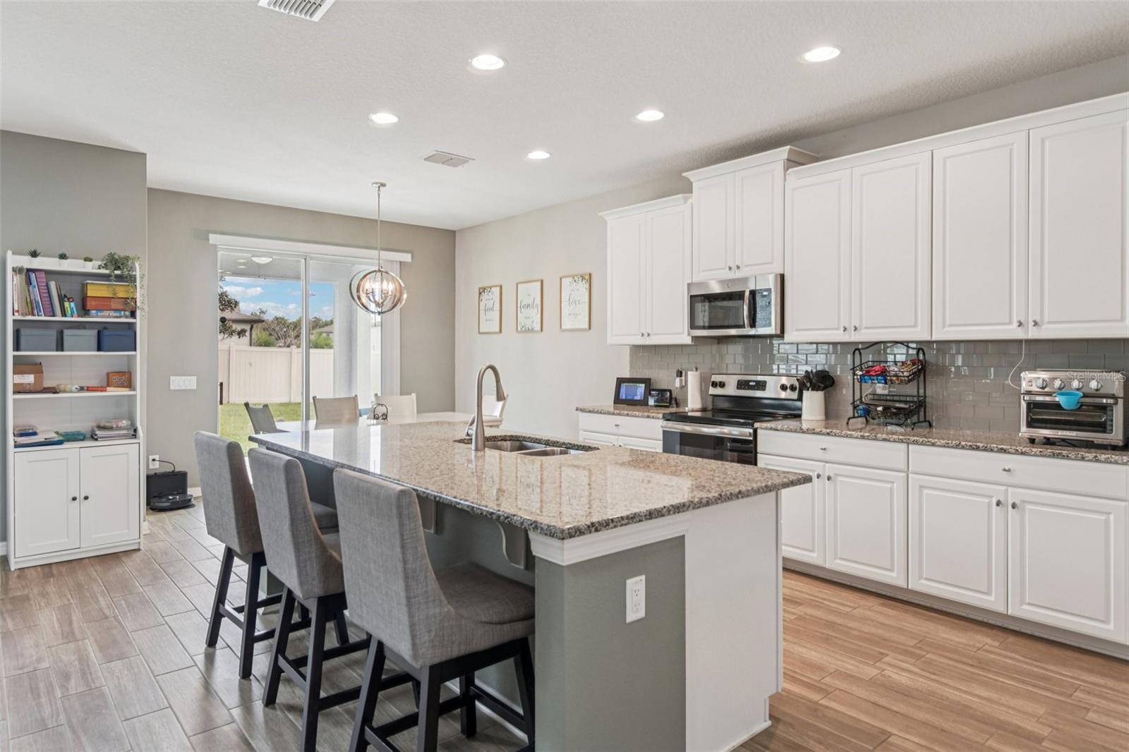 Image 6 of 40 For 6634 Dutton Drive