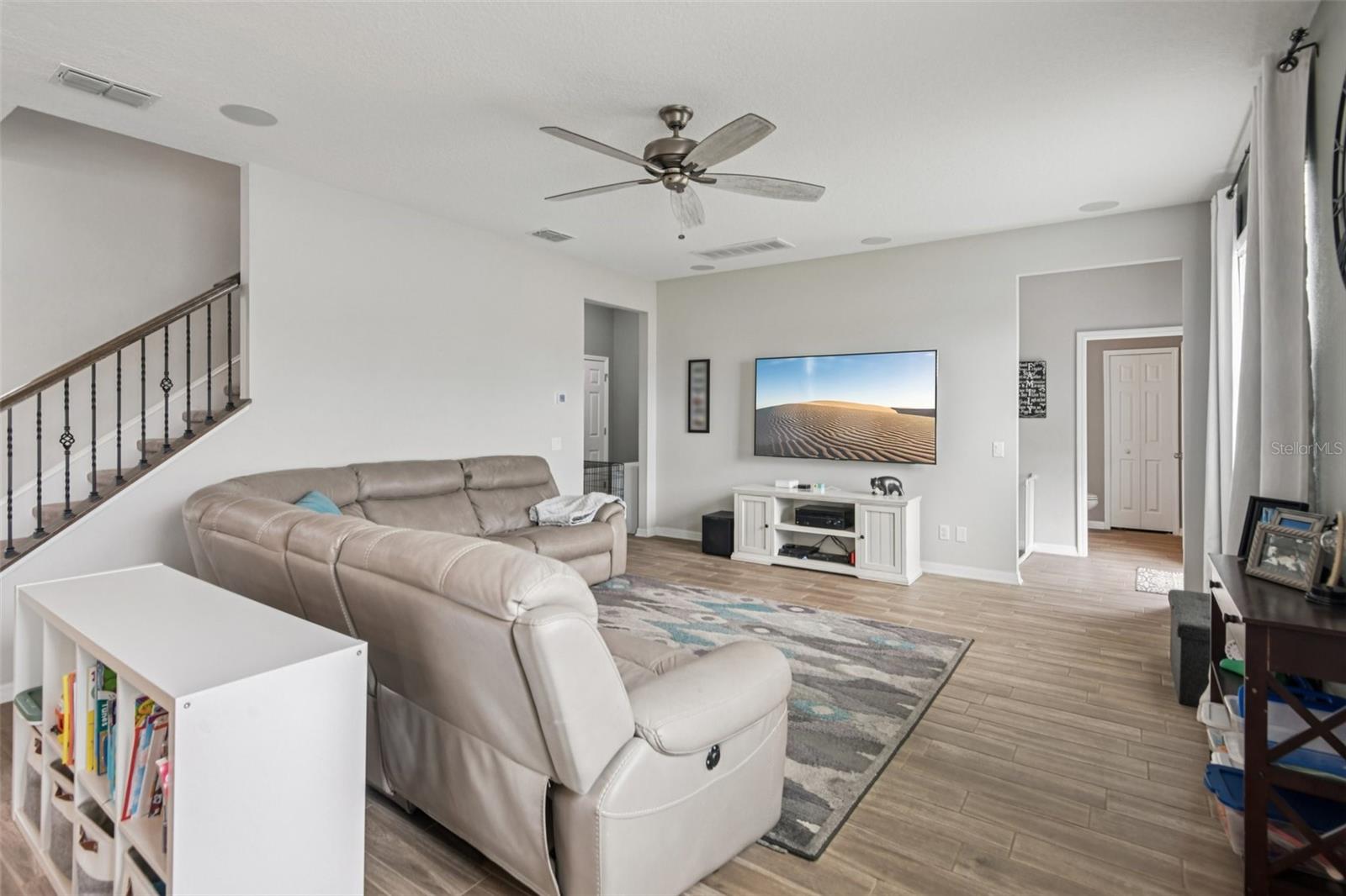 Image 9 of 40 For 6634 Dutton Drive