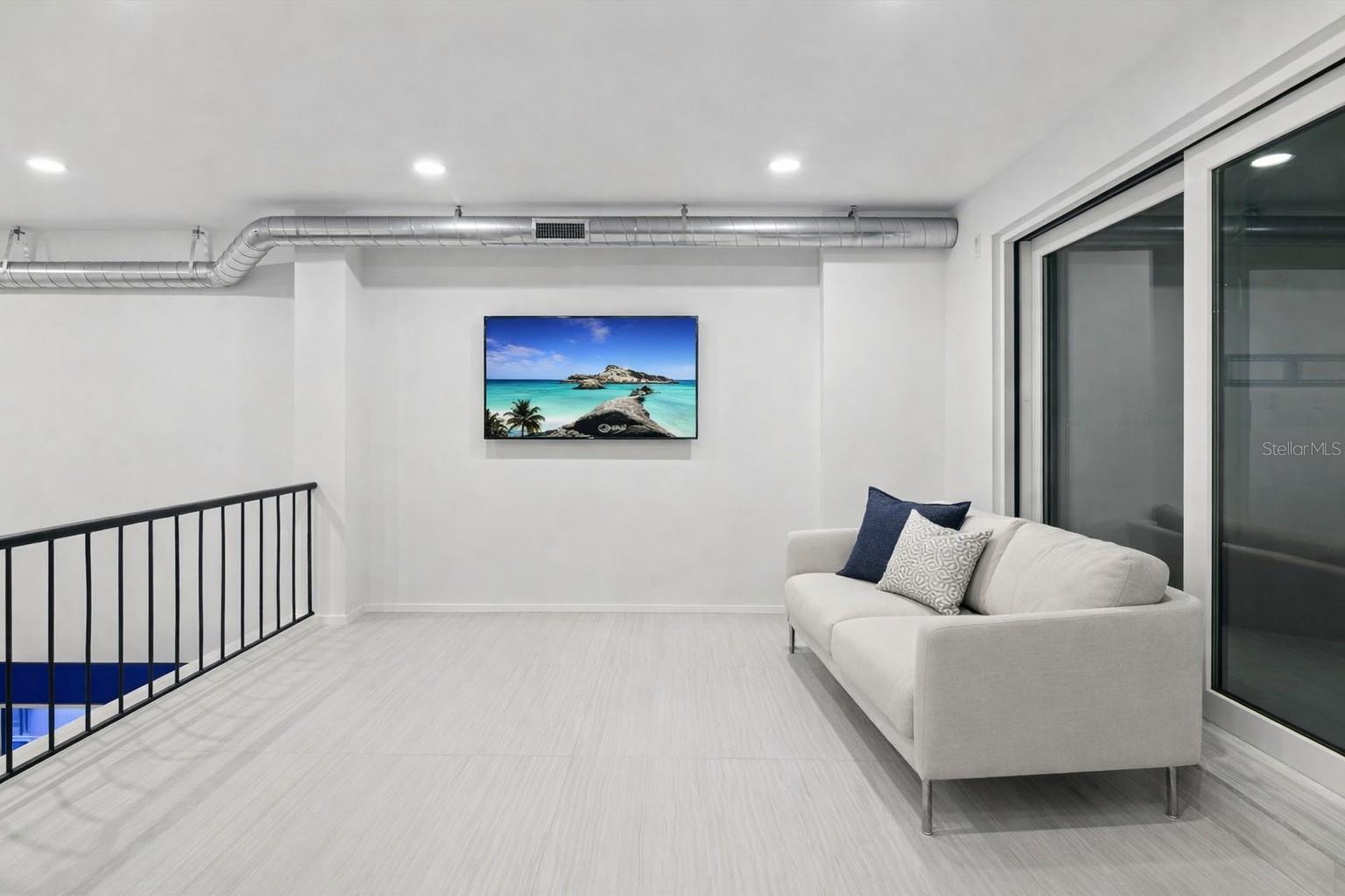 Image 22 of 39 For 50 Coe Road 126