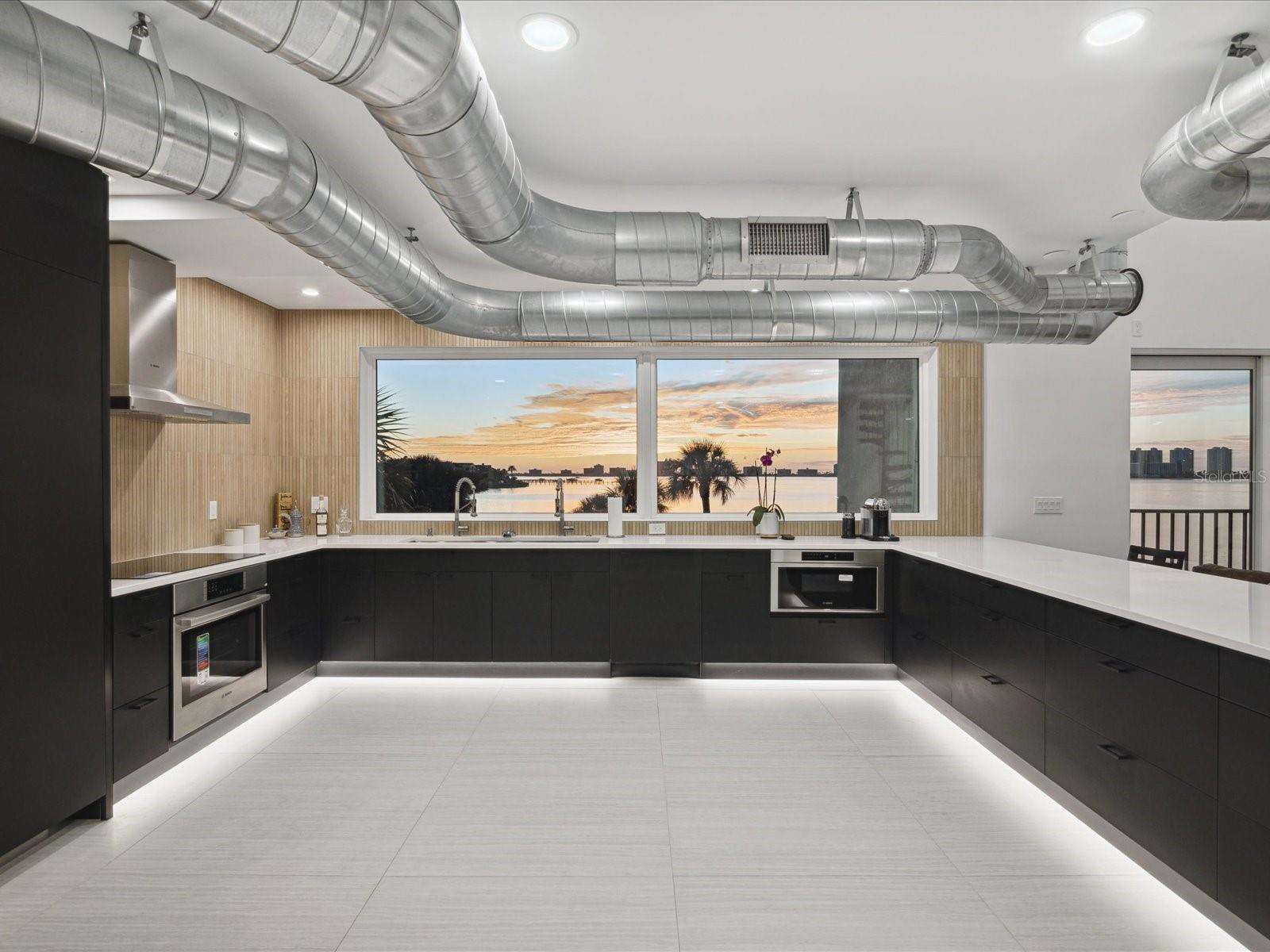 Image 4 of 39 For 50 Coe Road 126