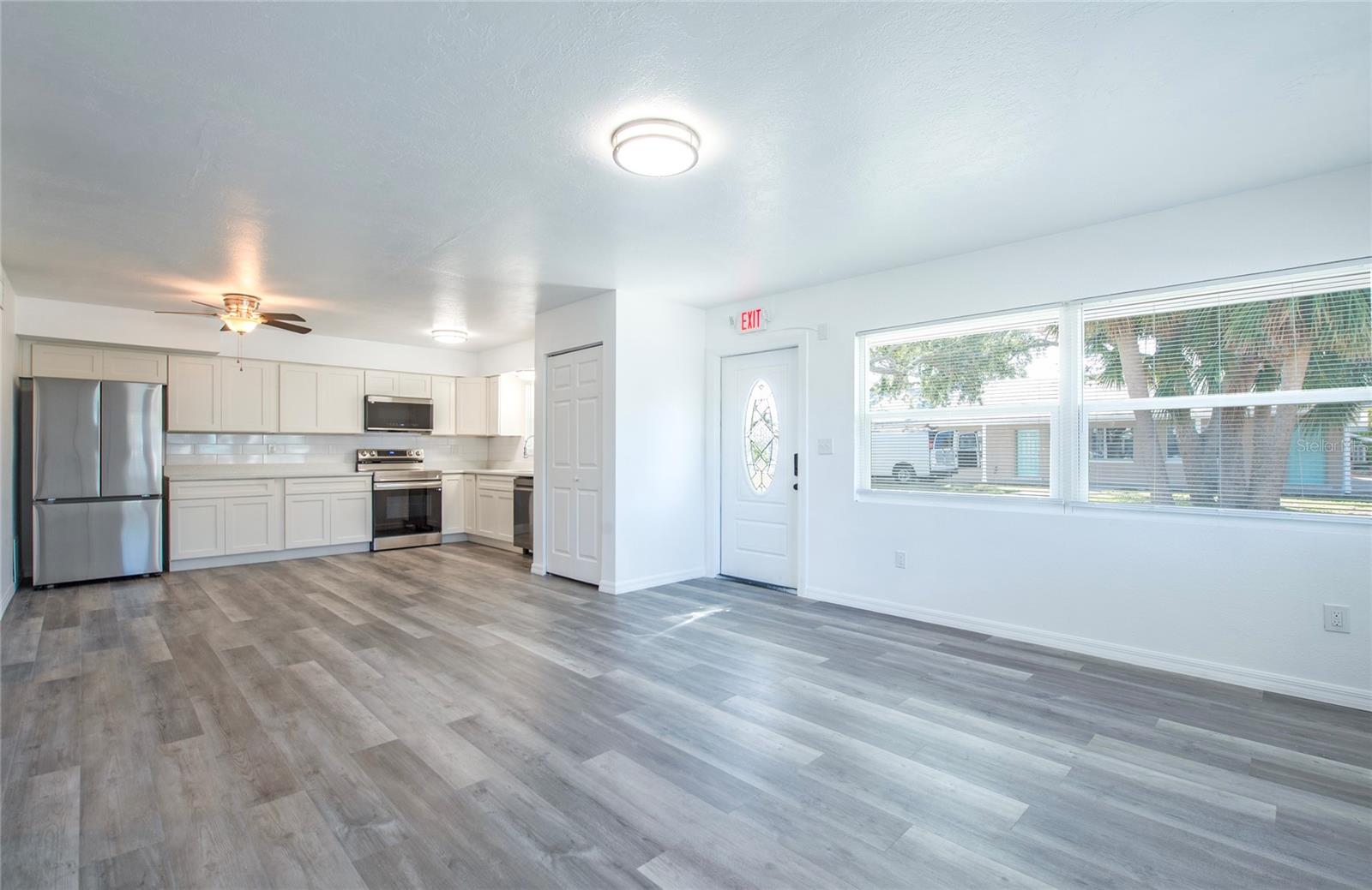 Image 10 of 65 For 717 Gulf Boulevard