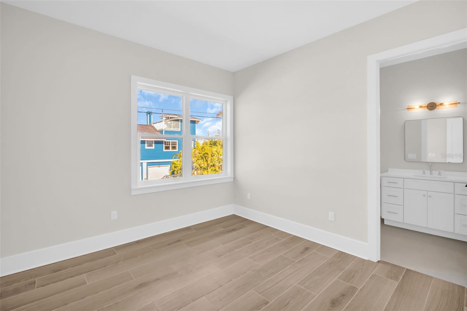 Image 21 of 61 For 187 145th Avenue E 4