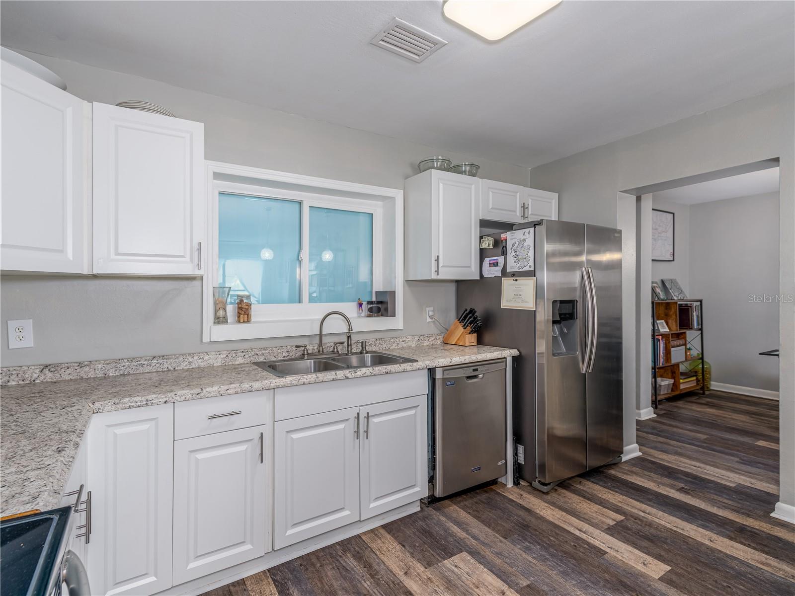 Image 10 of 48 For 4721 Iowa Avenue