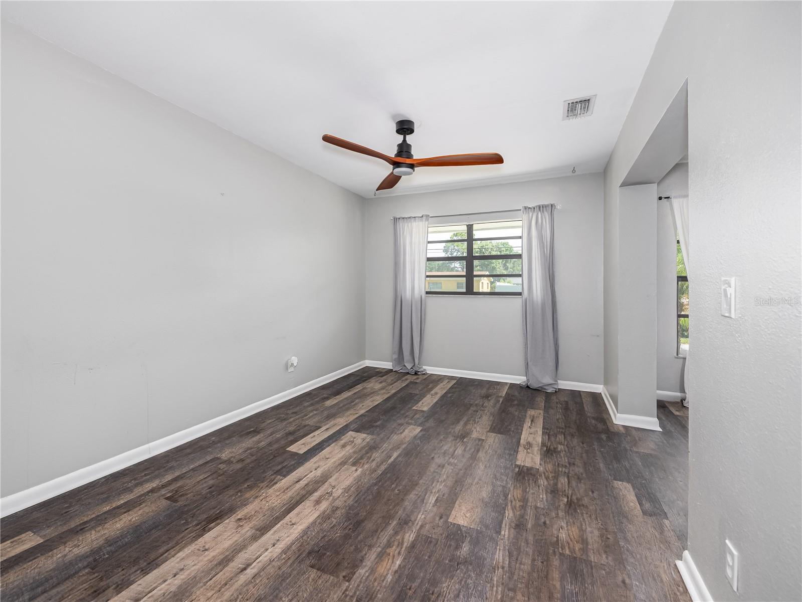 Image 13 of 48 For 4721 Iowa Avenue