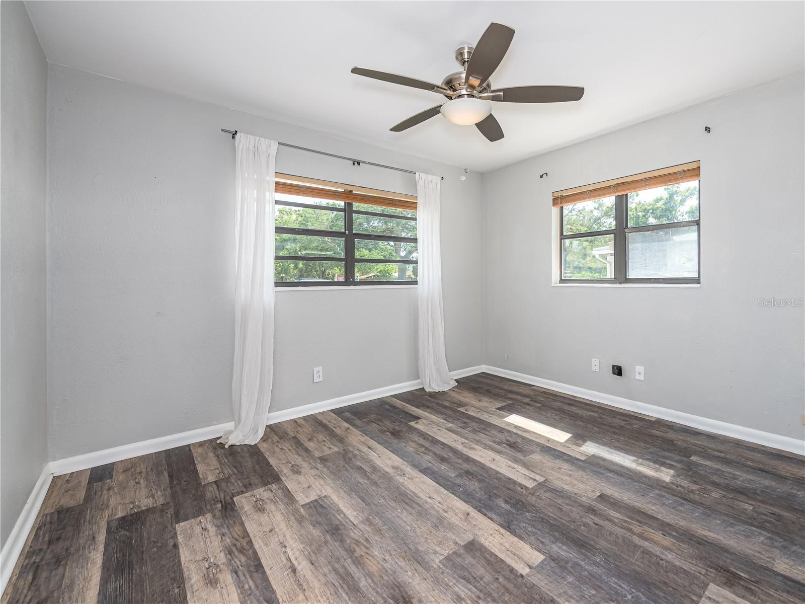 Image 19 of 48 For 4721 Iowa Avenue