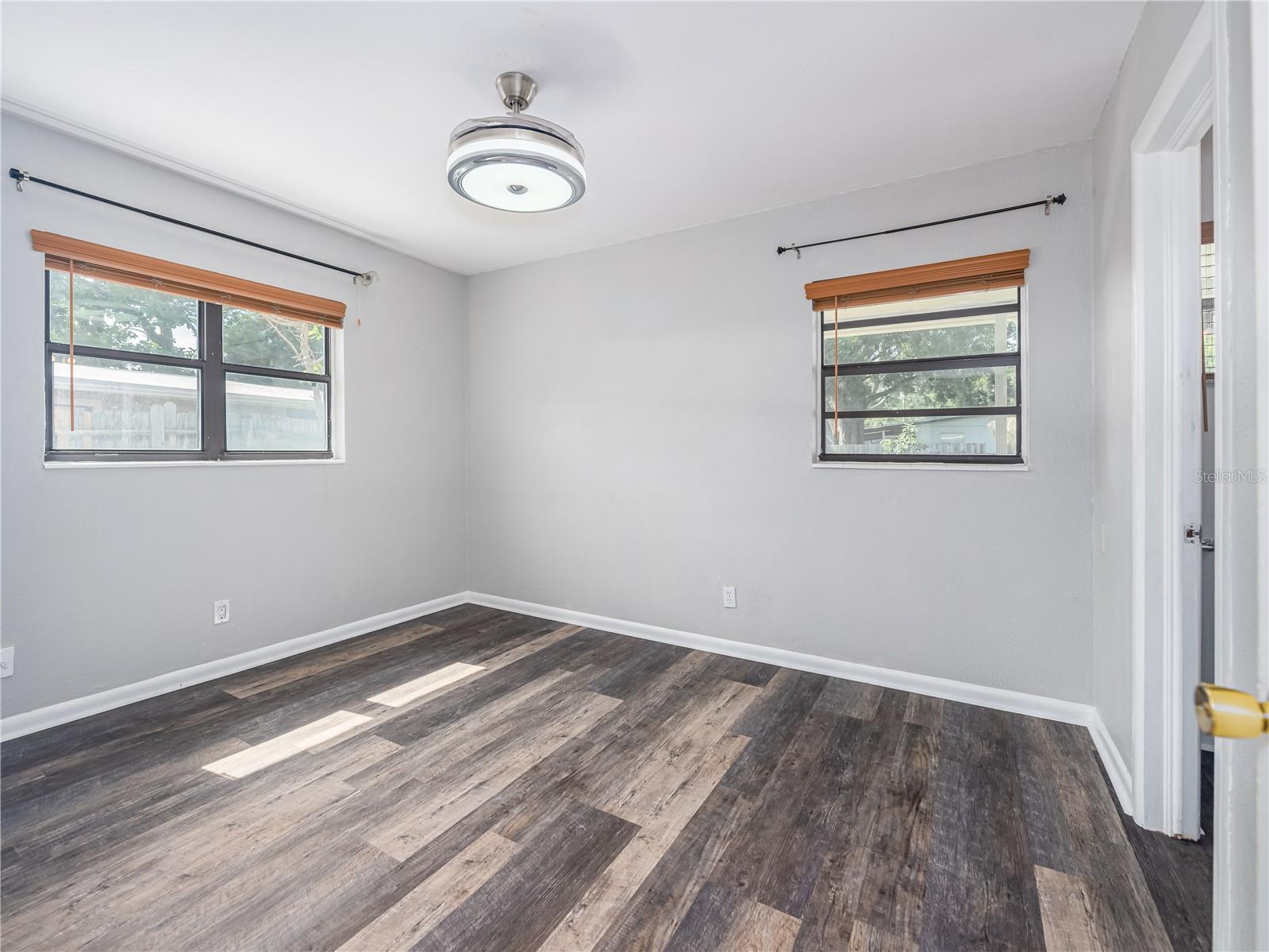 Image 21 of 48 For 4721 Iowa Avenue