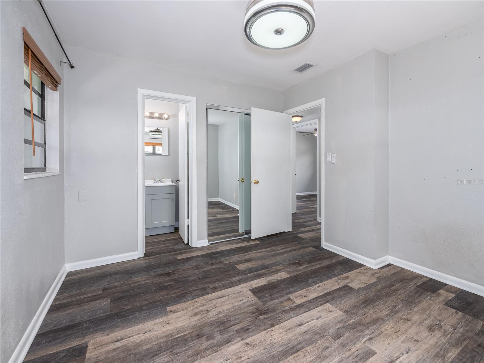 Image 22 of 48 For 4721 Iowa Avenue