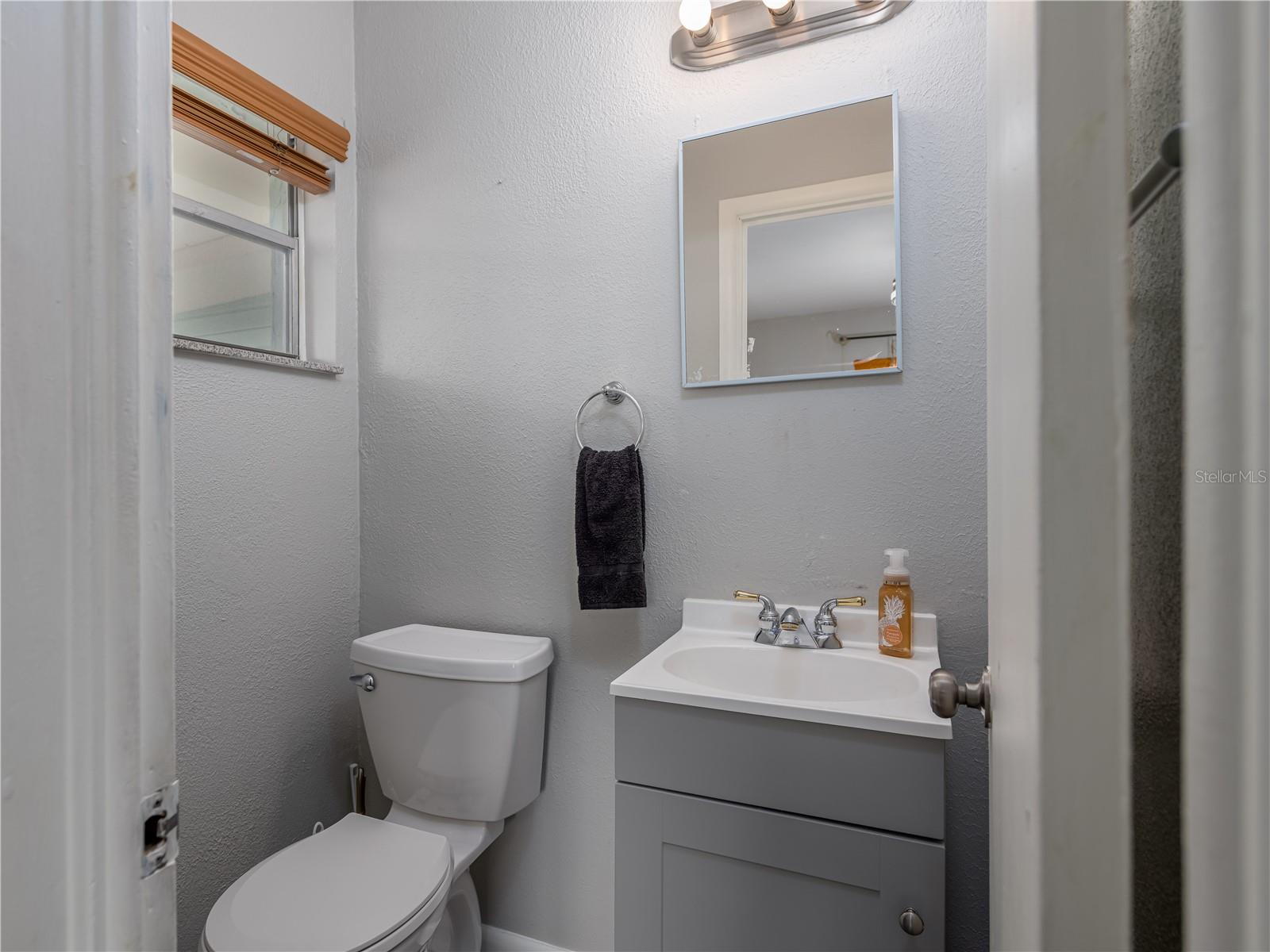 Image 26 of 48 For 4721 Iowa Avenue