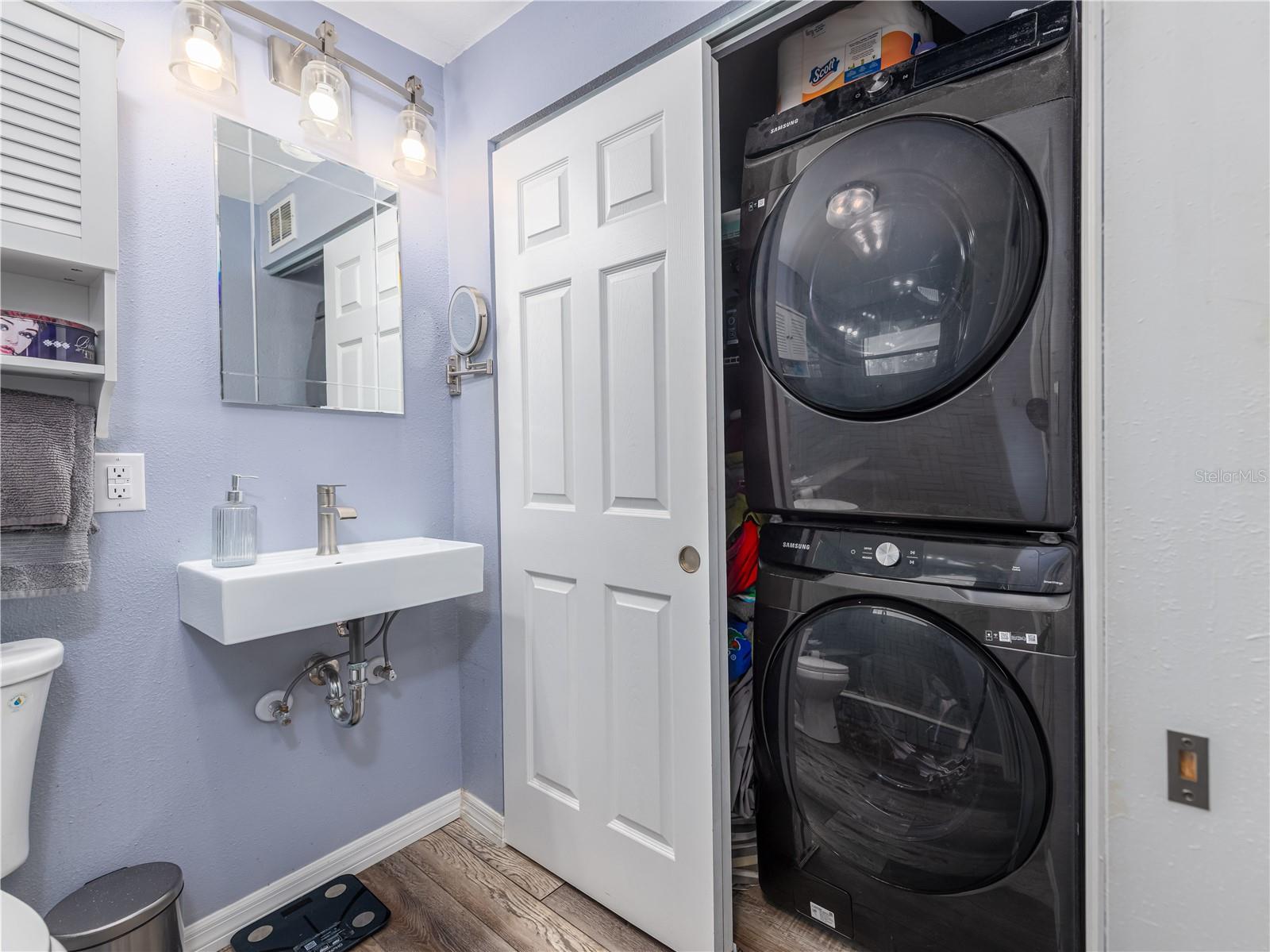 Image 28 of 48 For 4721 Iowa Avenue