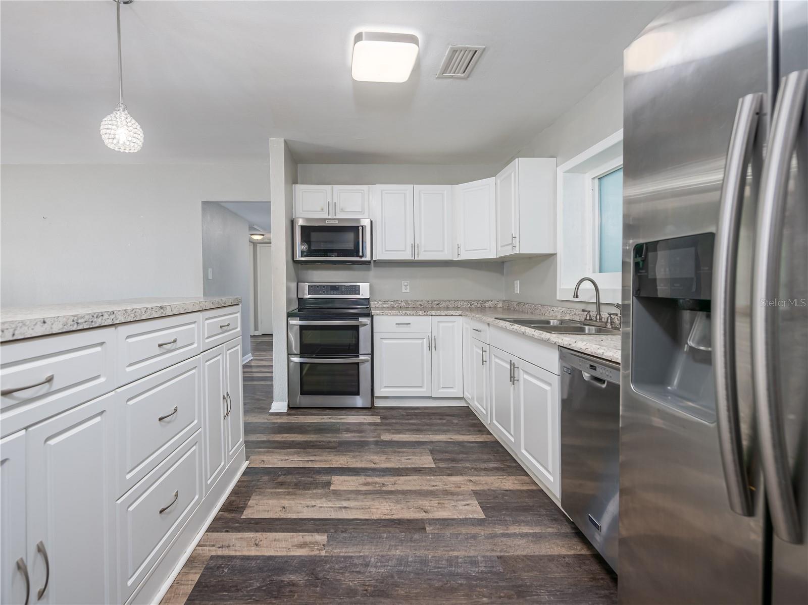 Image 7 of 48 For 4721 Iowa Avenue