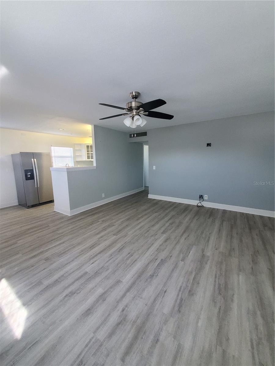 Image 3 of 22 For 202 Bedford Trail 113