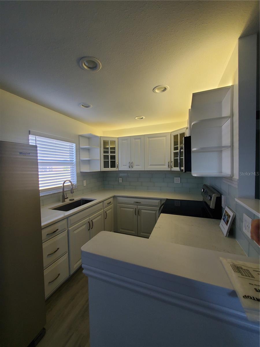 Image 4 of 22 For 202 Bedford Trail 113