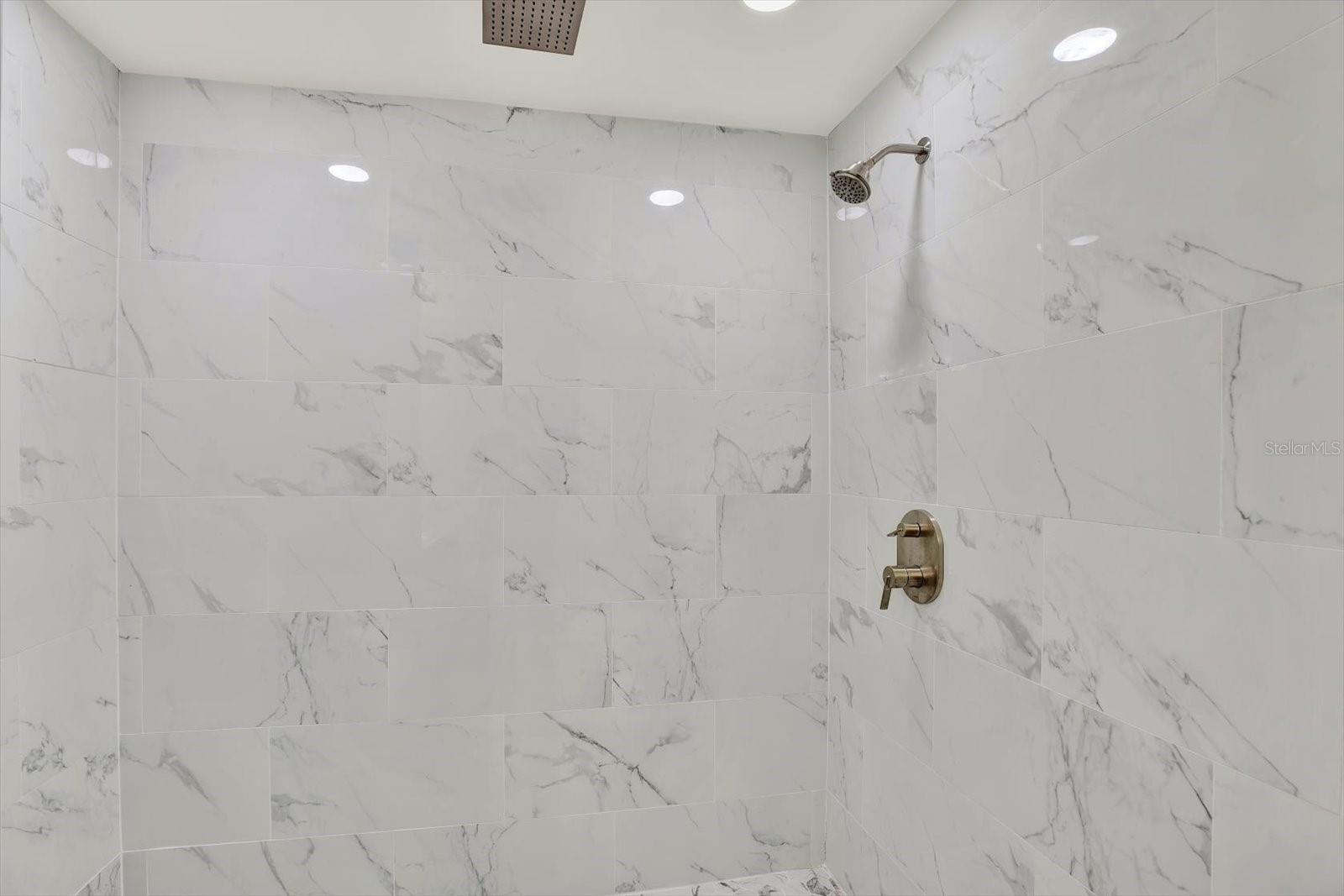 Image 18 of 33 For 8391 76th Avenue