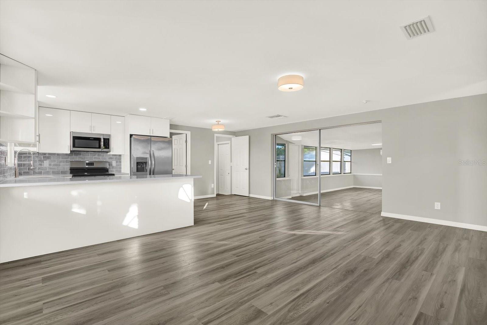 Image 5 of 33 For 8391 76th Avenue