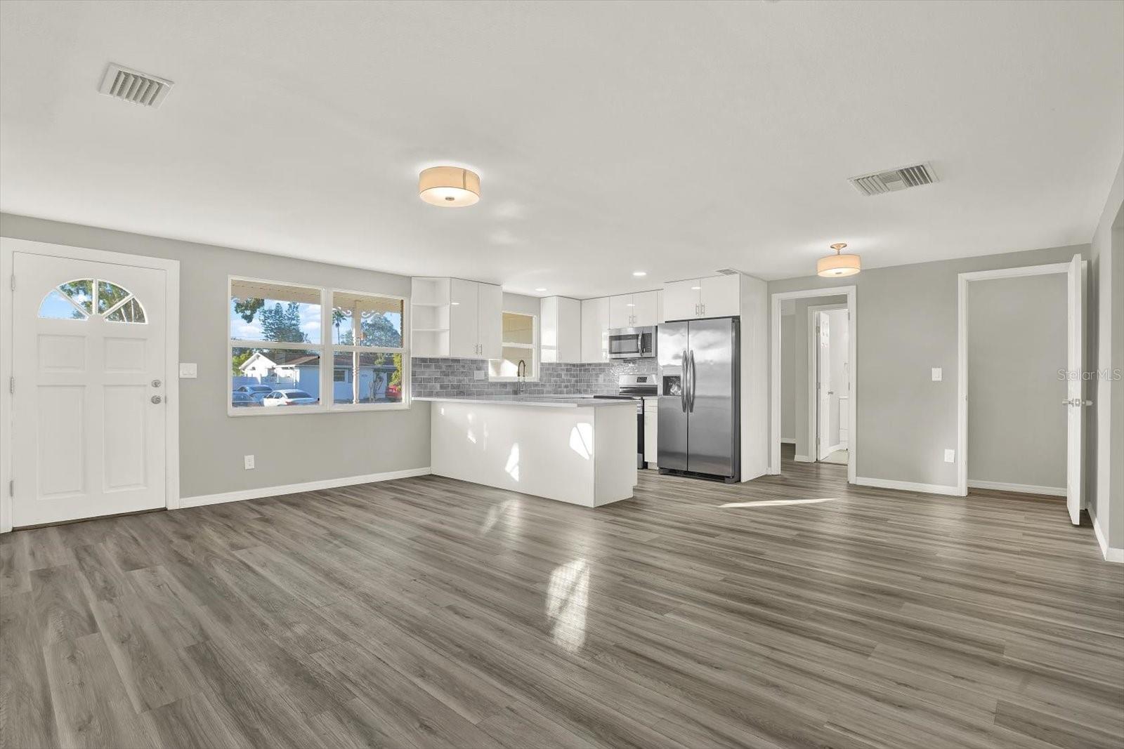 Image 6 of 33 For 8391 76th Avenue