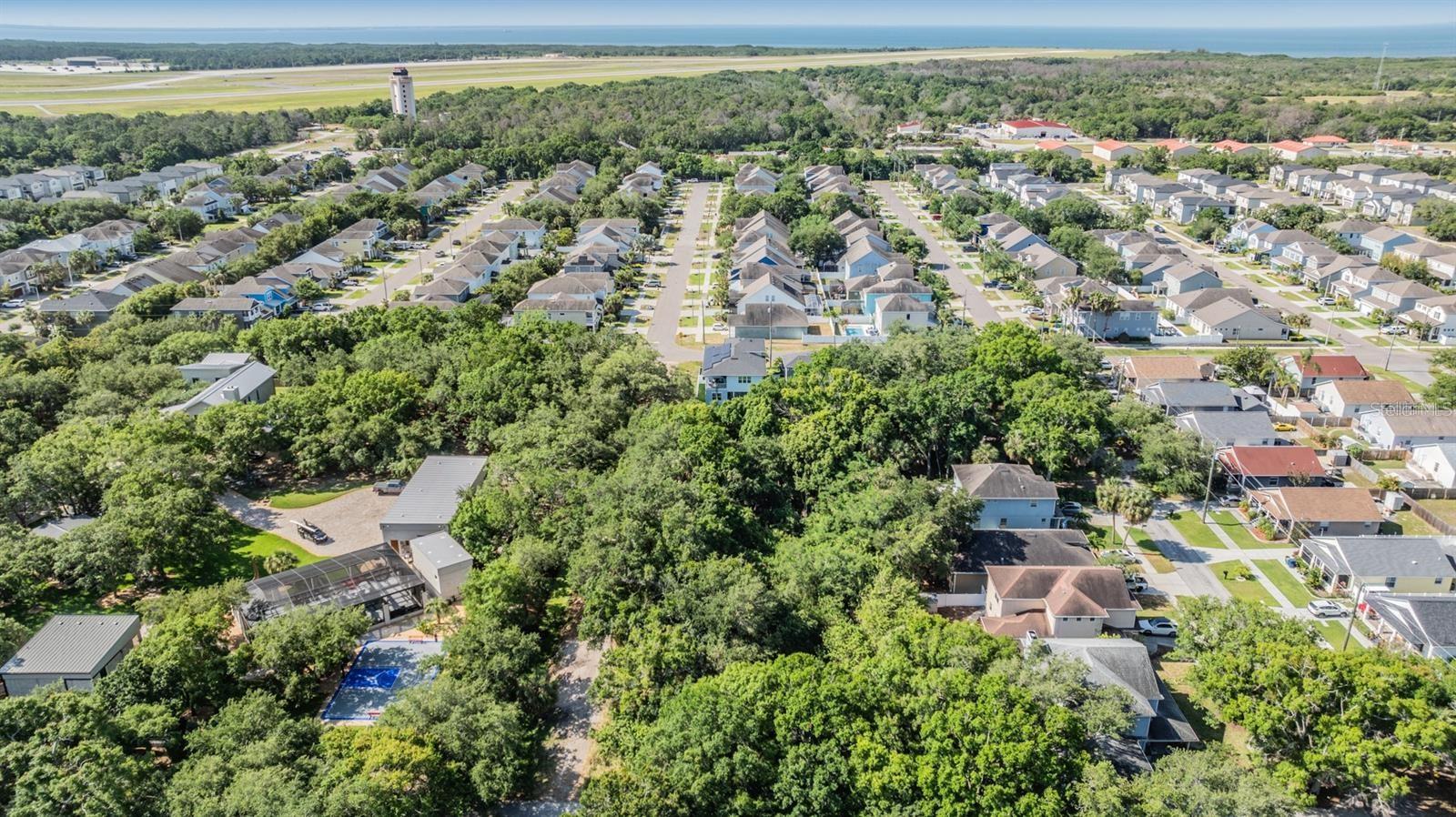 Listing photo id 15 for  Port Tampa  