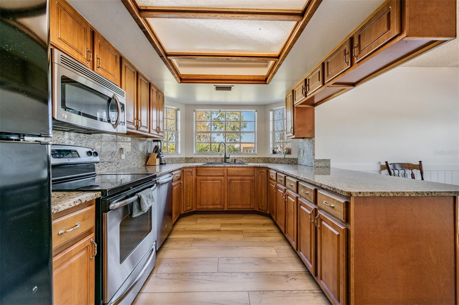 Image 10 of 33 For 9814 Reylinda Avenue