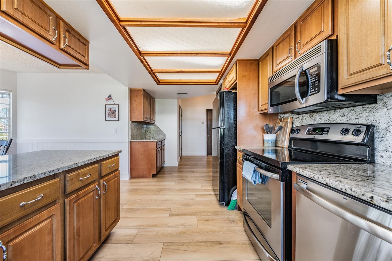 Image 12 of 33 For 9814 Reylinda Avenue