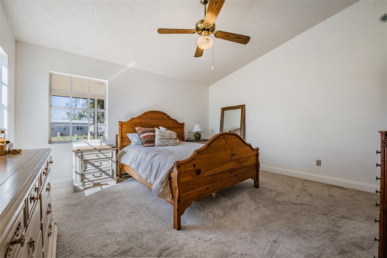 Image 15 of 33 For 9814 Reylinda Avenue