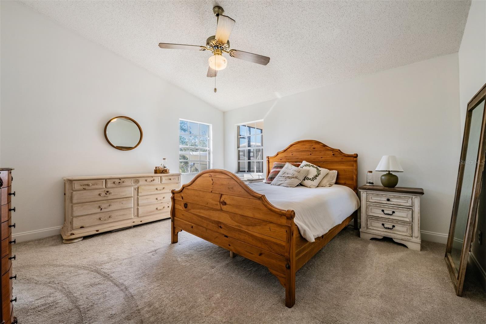 Image 16 of 33 For 9814 Reylinda Avenue