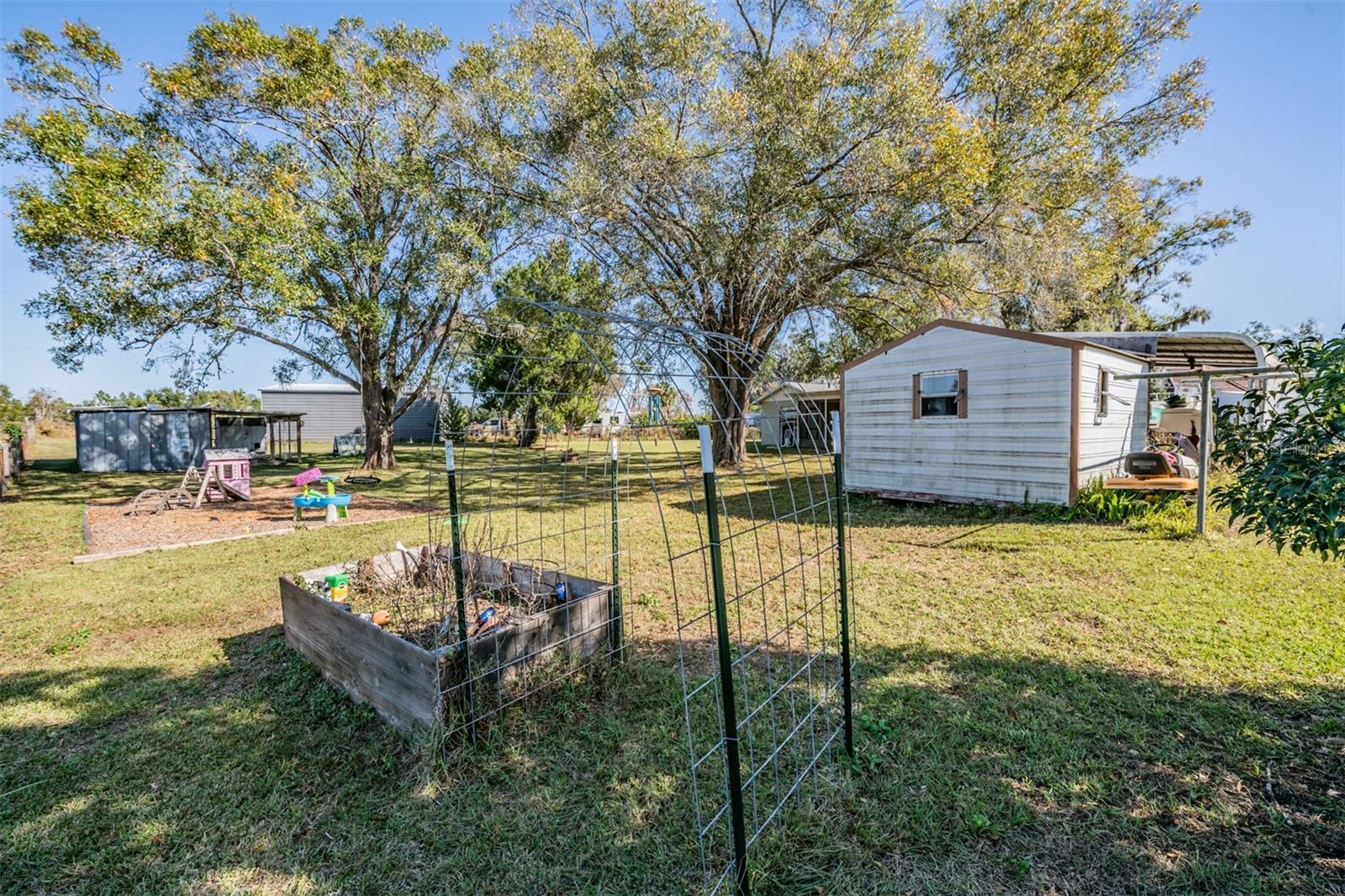 Image 25 of 33 For 9814 Reylinda Avenue