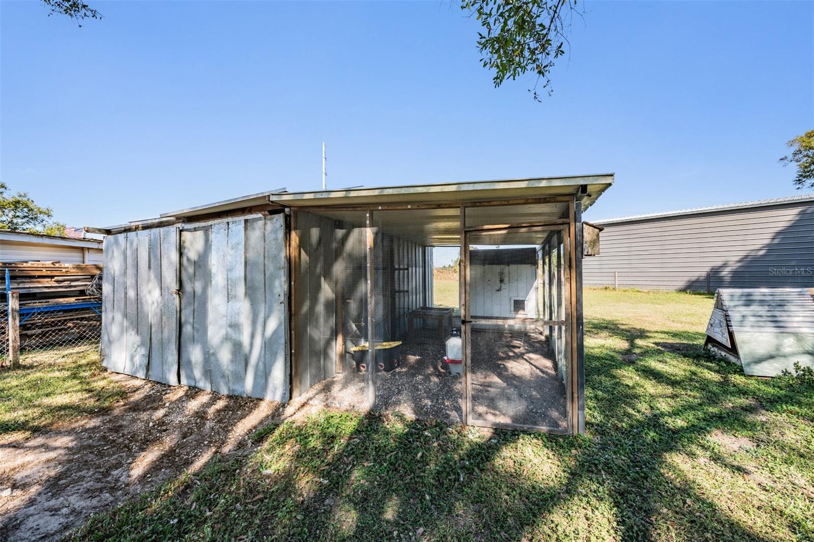 Image 26 of 33 For 9814 Reylinda Avenue