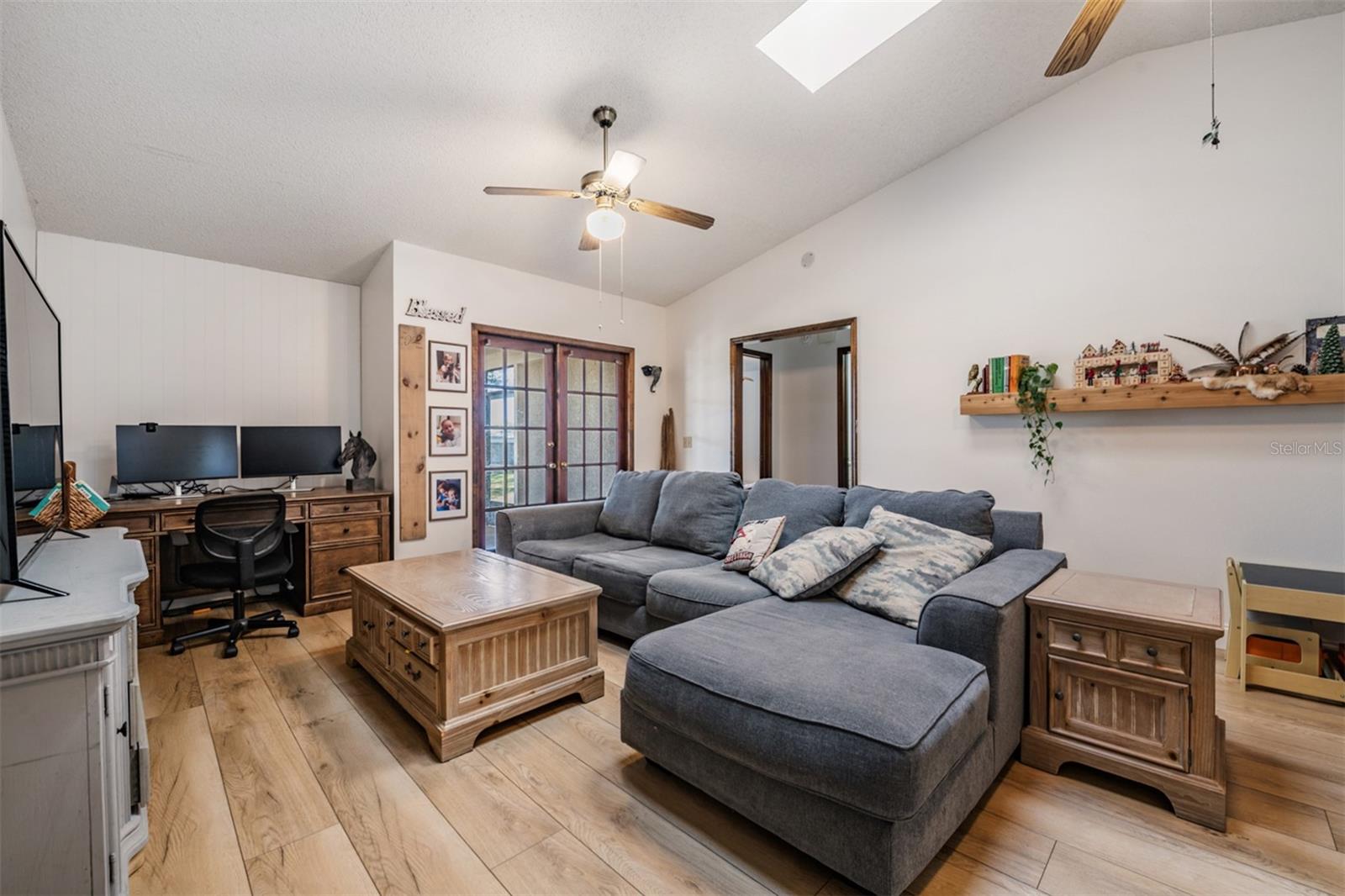 Image 6 of 33 For 9814 Reylinda Avenue