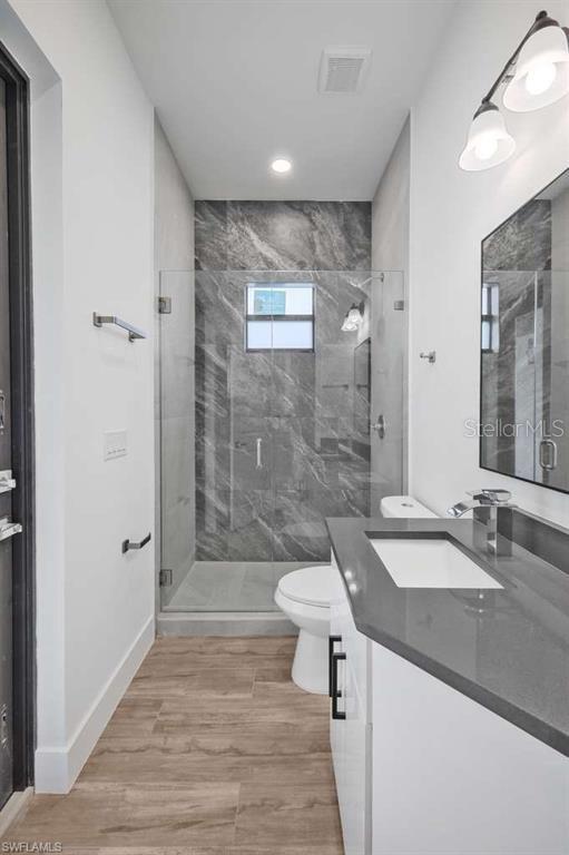 Image 10 of 22 For 812 Homestead Road S