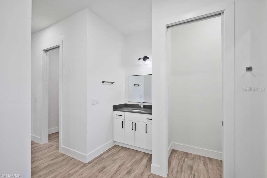 Image 14 of 22 For 812 Homestead Road S