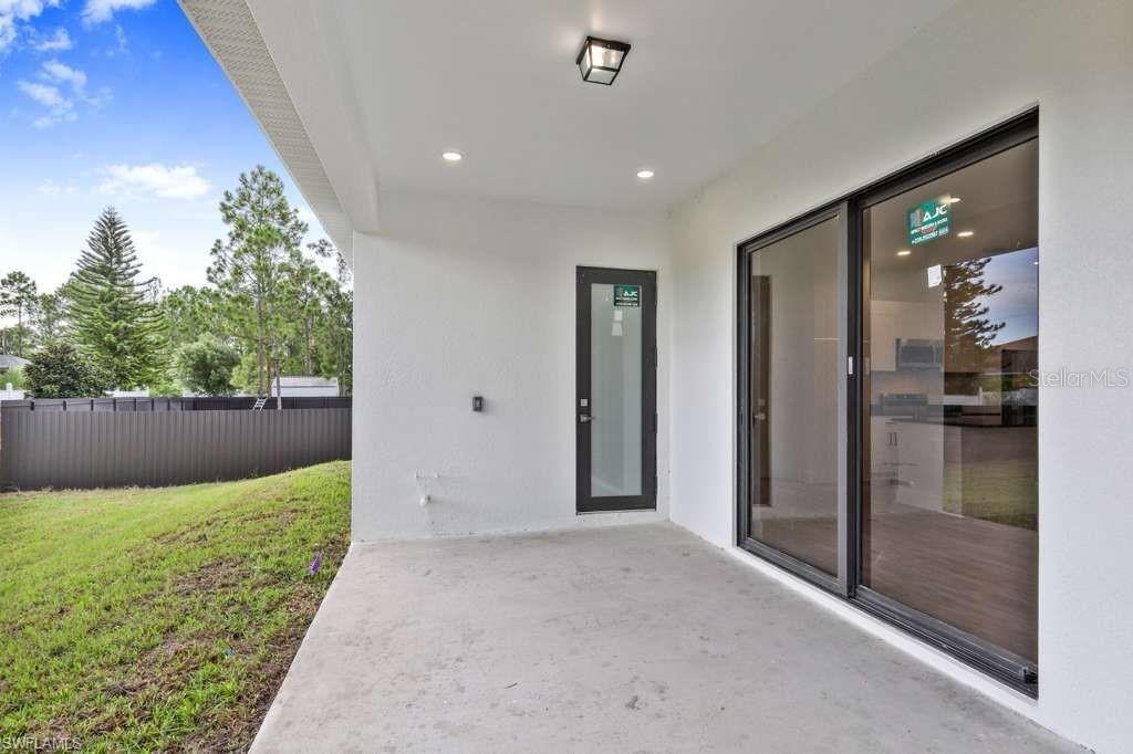 Image 17 of 22 For 812 Homestead Road S