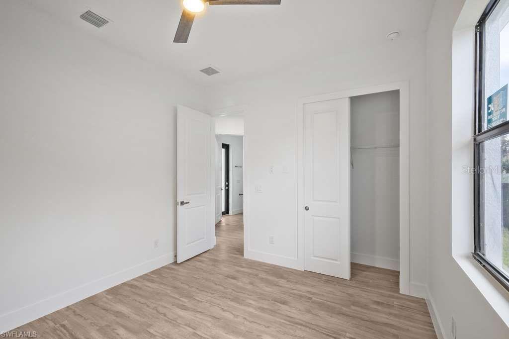 Image 6 of 22 For 812 Homestead Road S