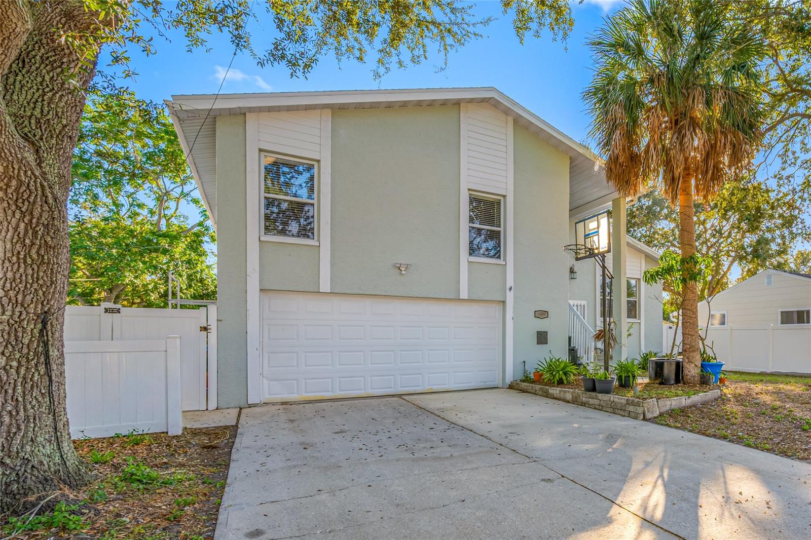 Image 2 of 75 For 756 61st Avenue Ne