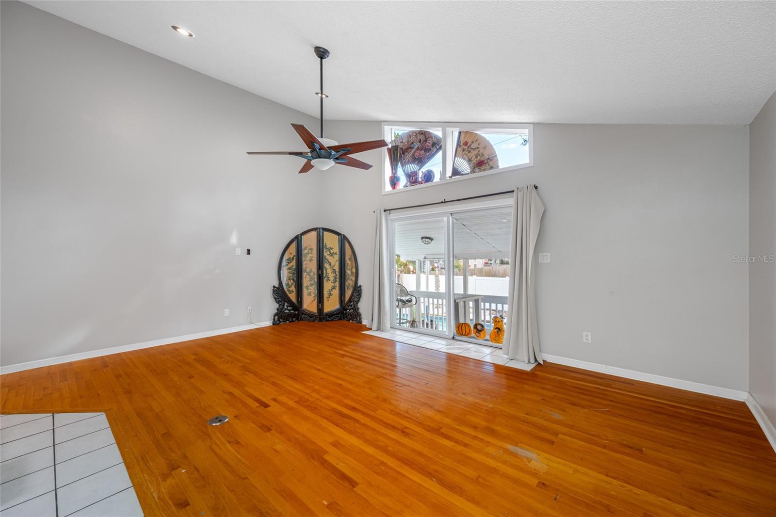 Image 20 of 75 For 756 61st Avenue Ne