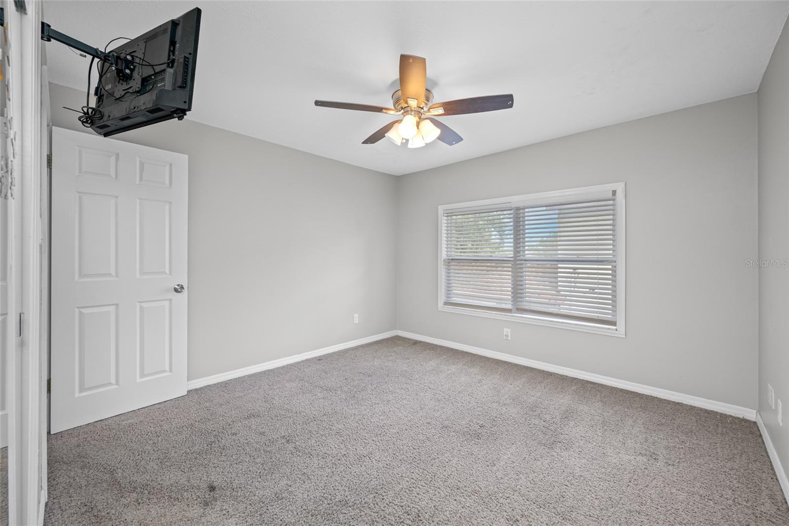 Image 28 of 75 For 756 61st Avenue Ne