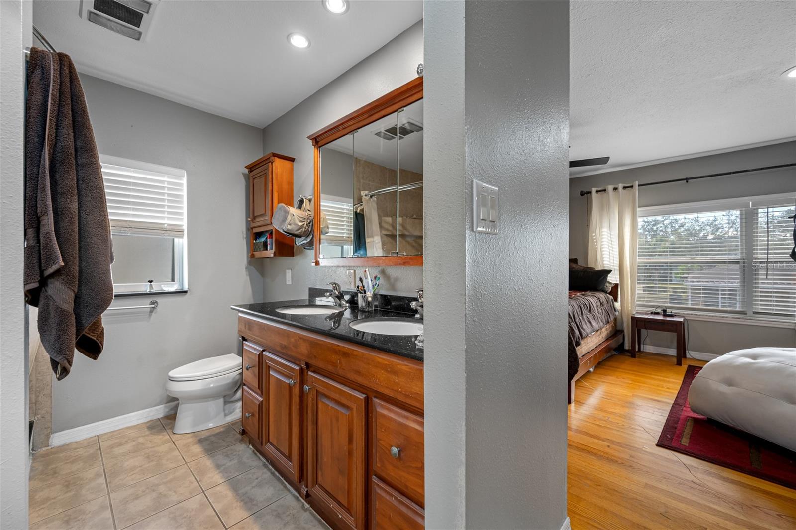 Image 44 of 75 For 756 61st Avenue Ne