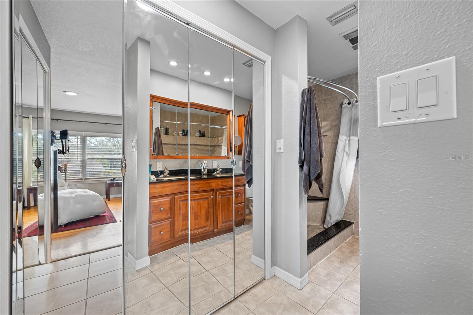 Image 46 of 75 For 756 61st Avenue Ne