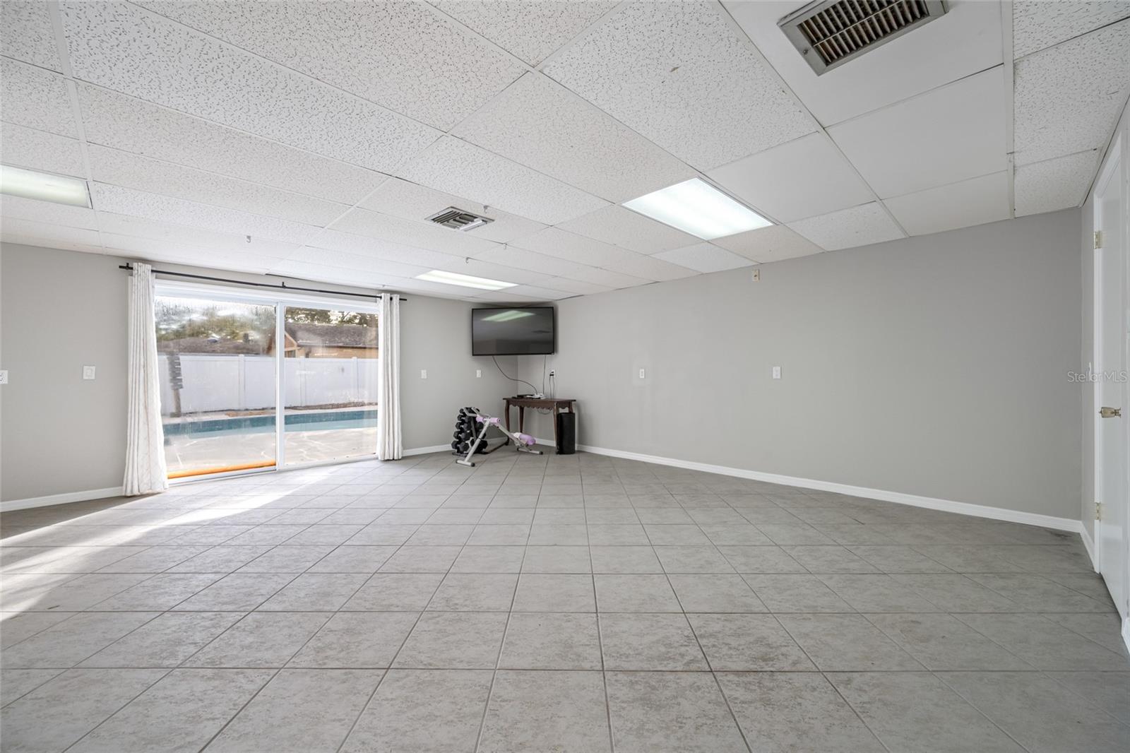 Image 51 of 75 For 756 61st Avenue Ne