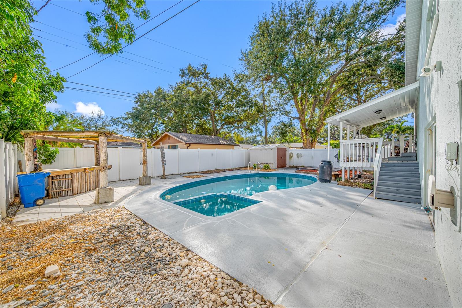 Image 61 of 75 For 756 61st Avenue Ne