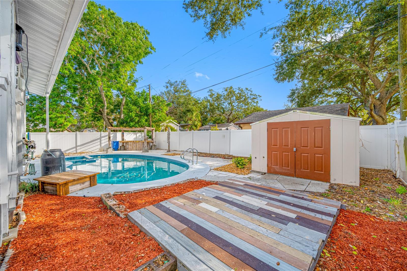 Image 62 of 75 For 756 61st Avenue Ne